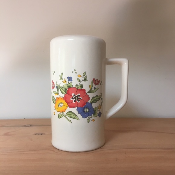 Provincial Home Concepts Stoneware Shaker - Picture 1 of 4